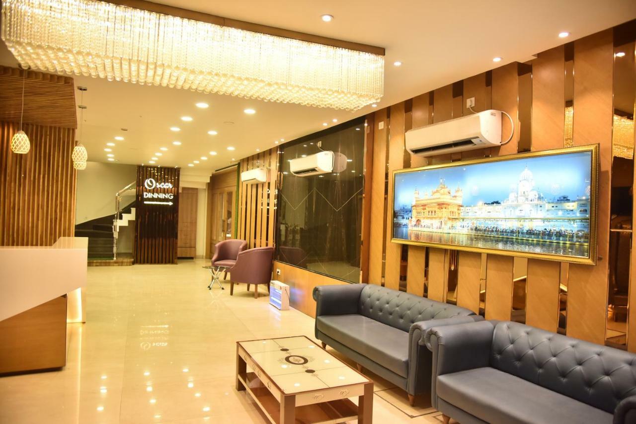 Hotel Oscar อัมริตสา ภายนอก รูปภาพ