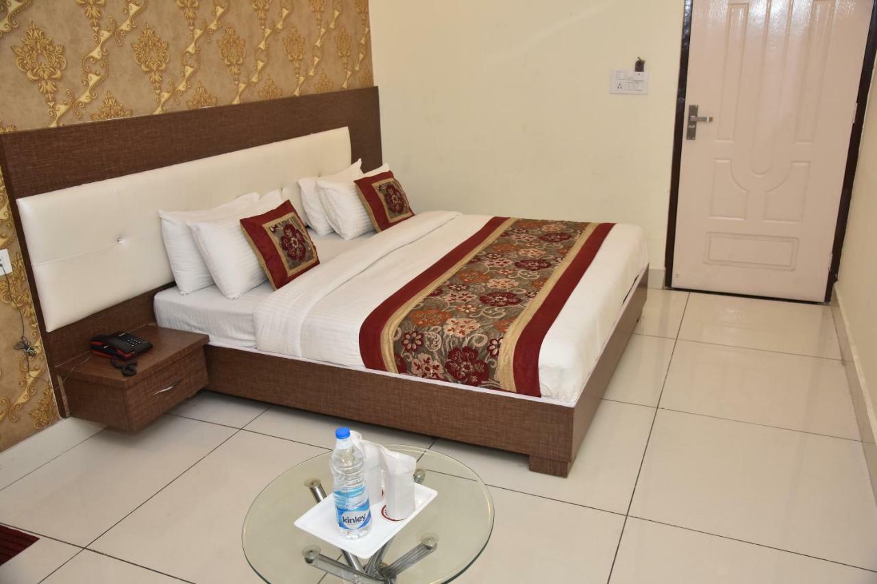 Hotel Oscar อัมริตสา ภายนอก รูปภาพ