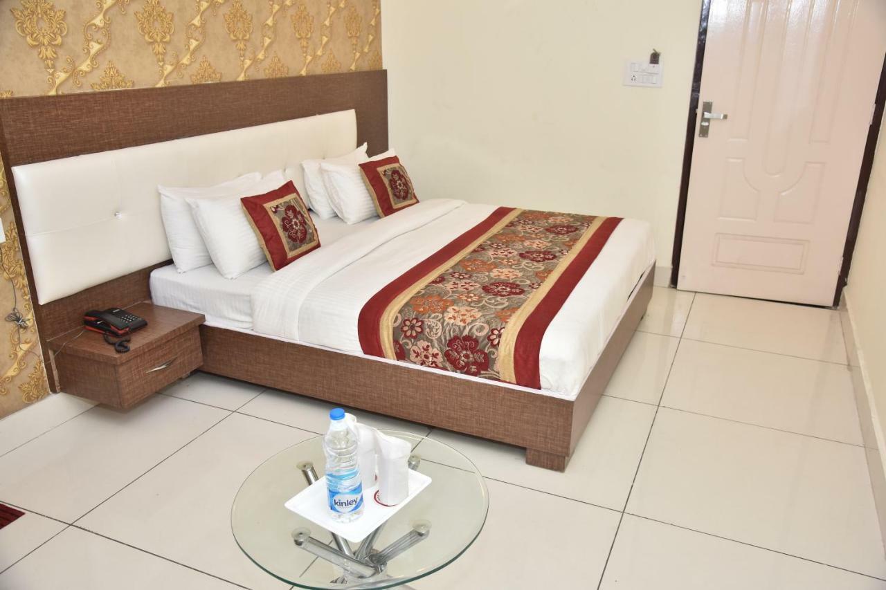 Hotel Oscar อัมริตสา ภายนอก รูปภาพ