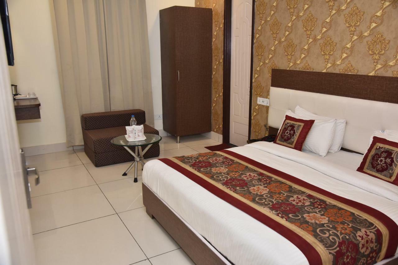 Hotel Oscar อัมริตสา ภายนอก รูปภาพ