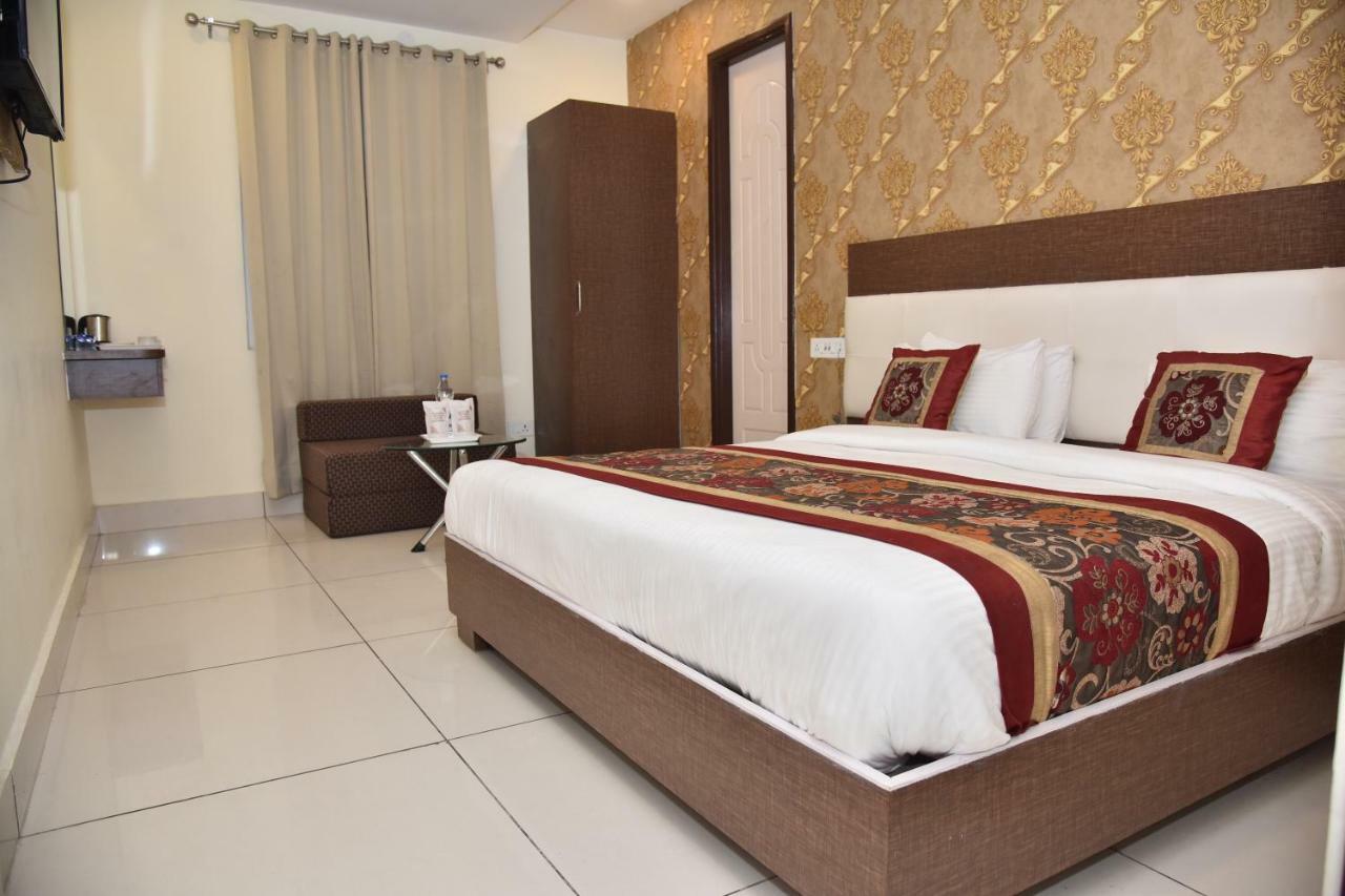 Hotel Oscar อัมริตสา ภายนอก รูปภาพ